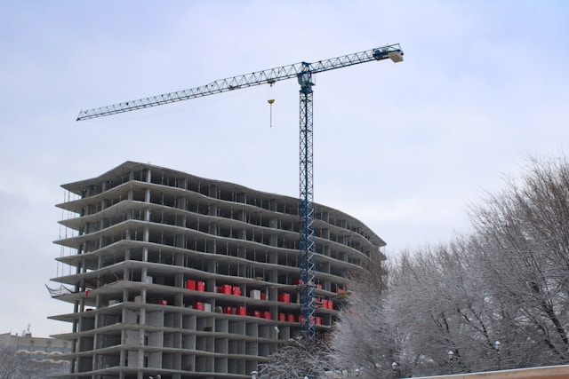 Долевое строительство в 2025 году: что изменилось и как защитить свои права